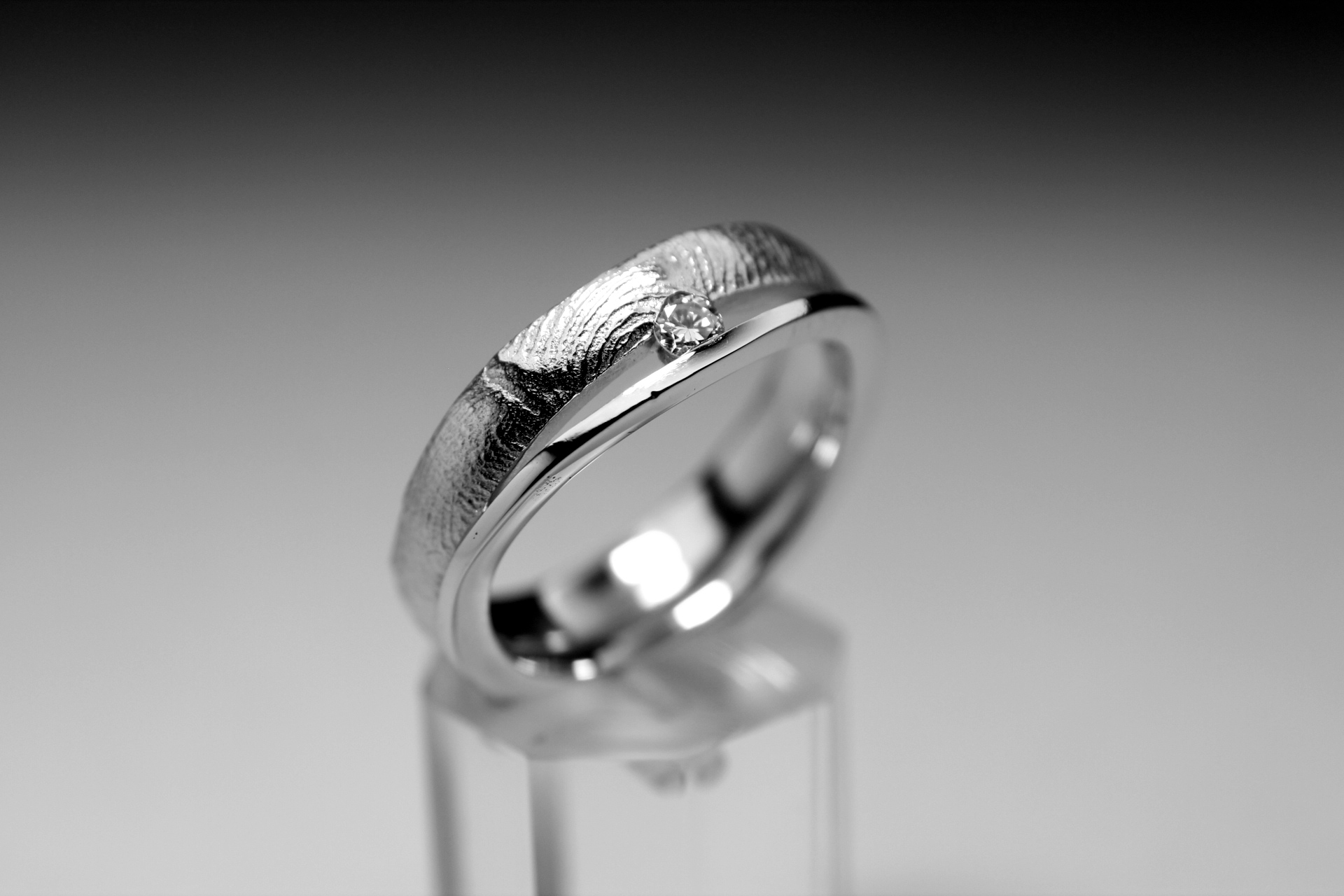 ANILLO ORO BLANCO Y BRILLANTE