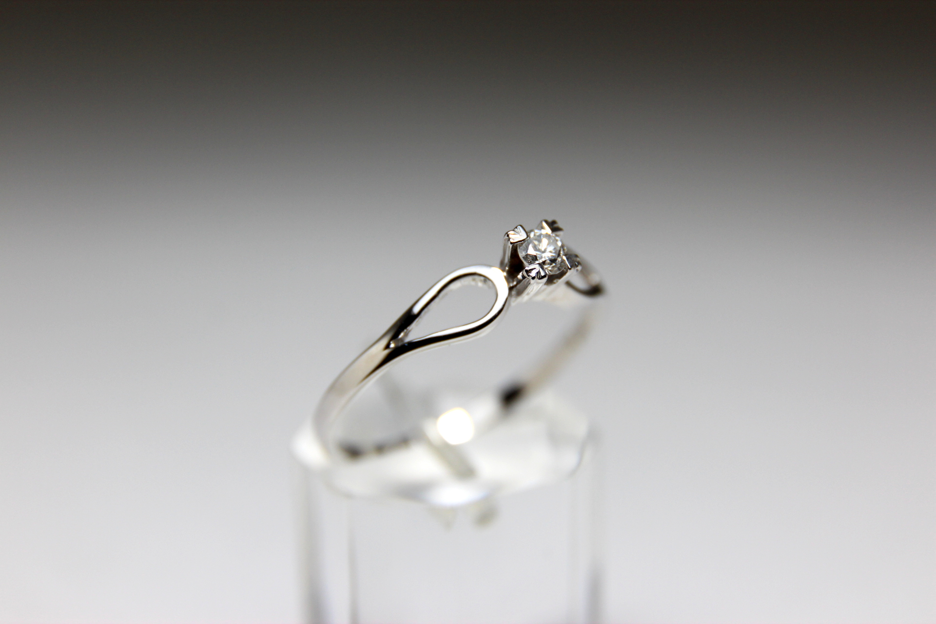 ANILLO ORO BLANCO Y BRILLANTE