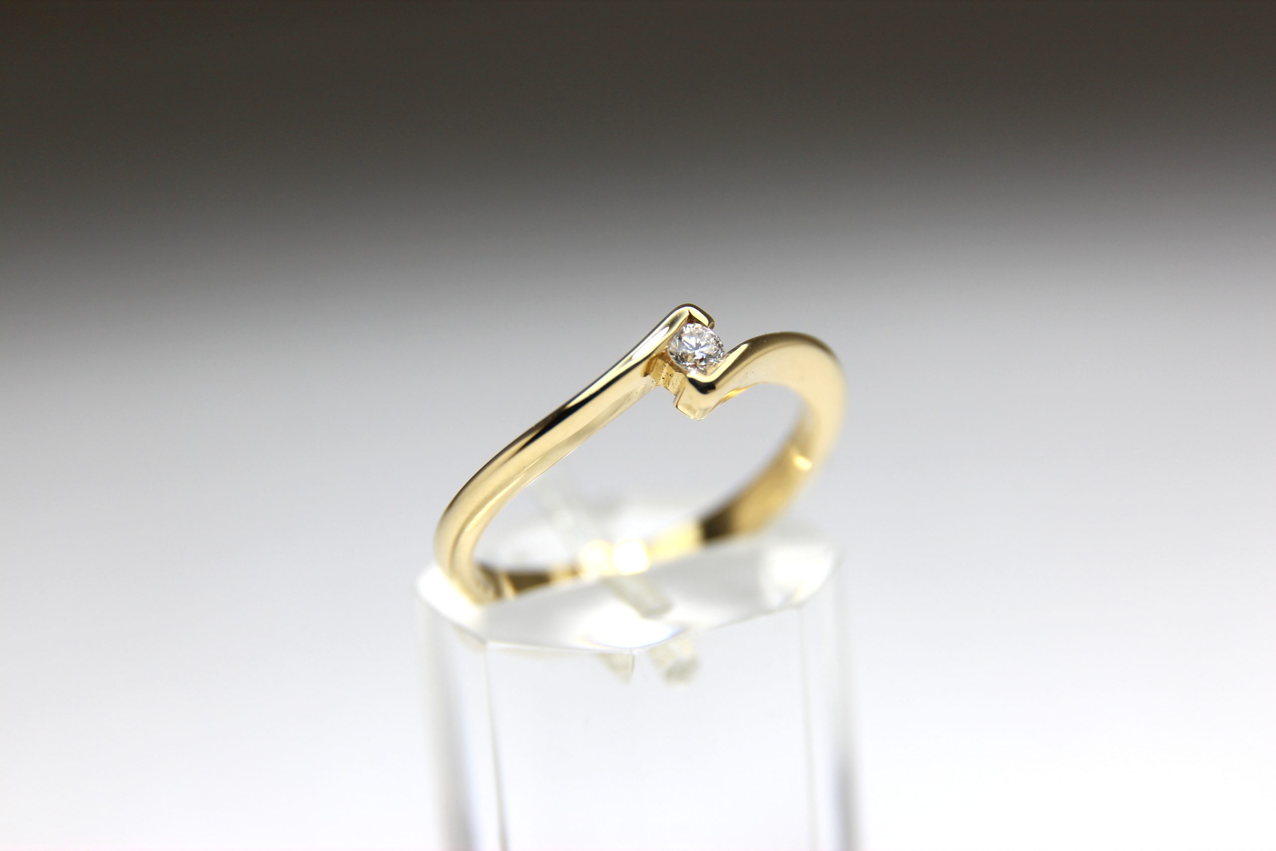 ANILLO ORO AMARILLO Y BRILLANTE