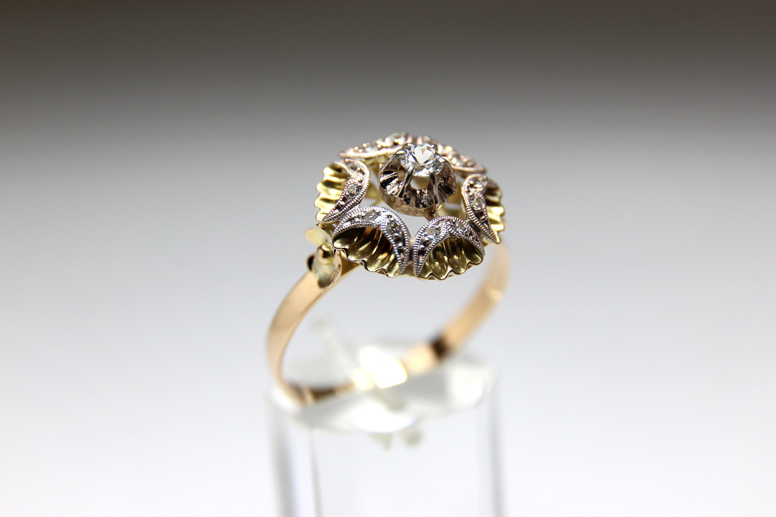 ANILLO ORO TRICOLOR Y CIRCONITA