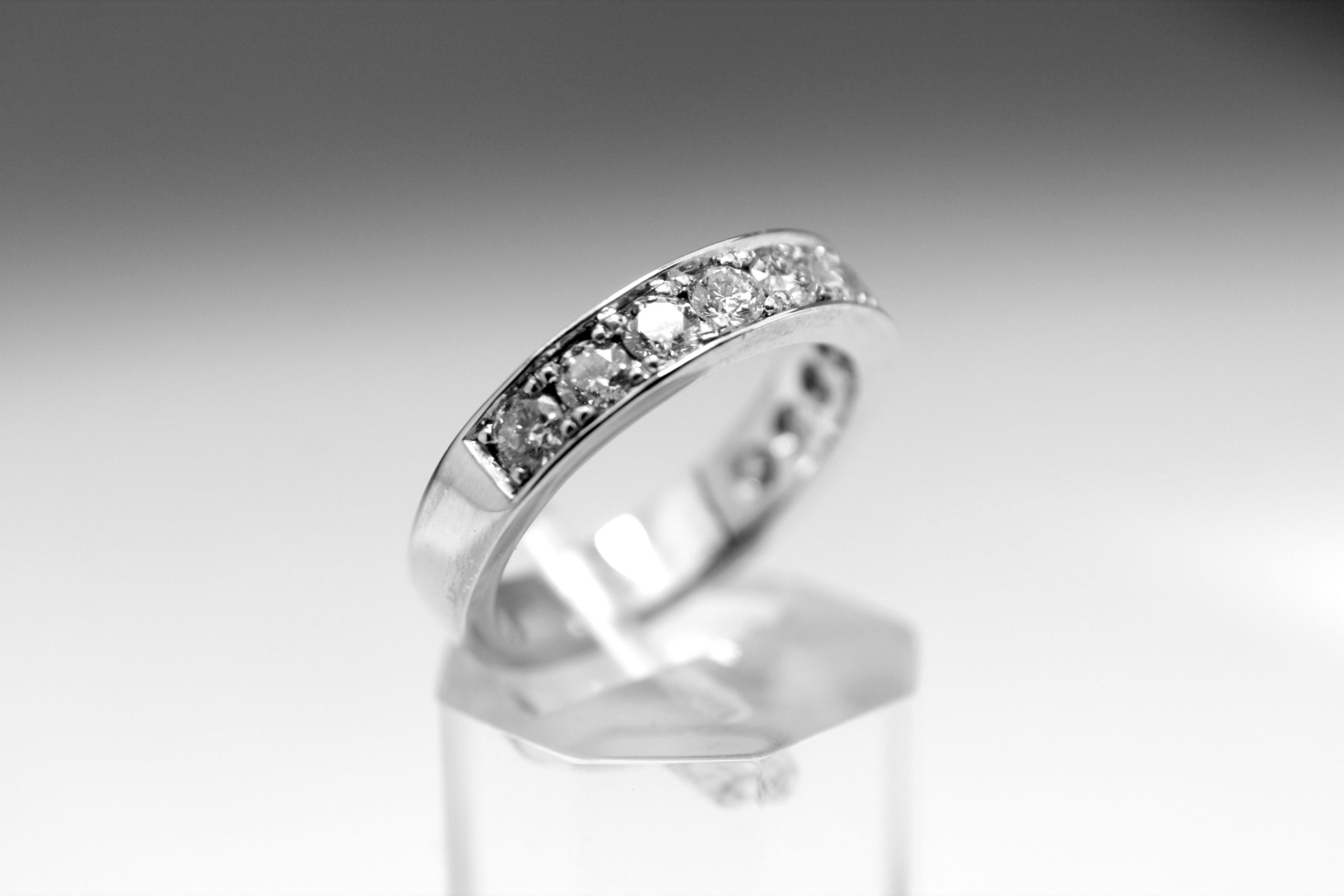 ANILLO ORO BLANCO Y BRILLANTE